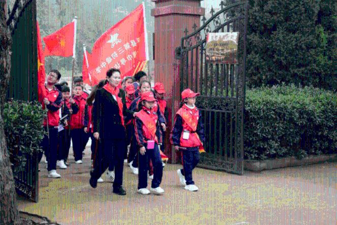 痛经该怎么治疗？痛经是什么原因造成的？游戏画面